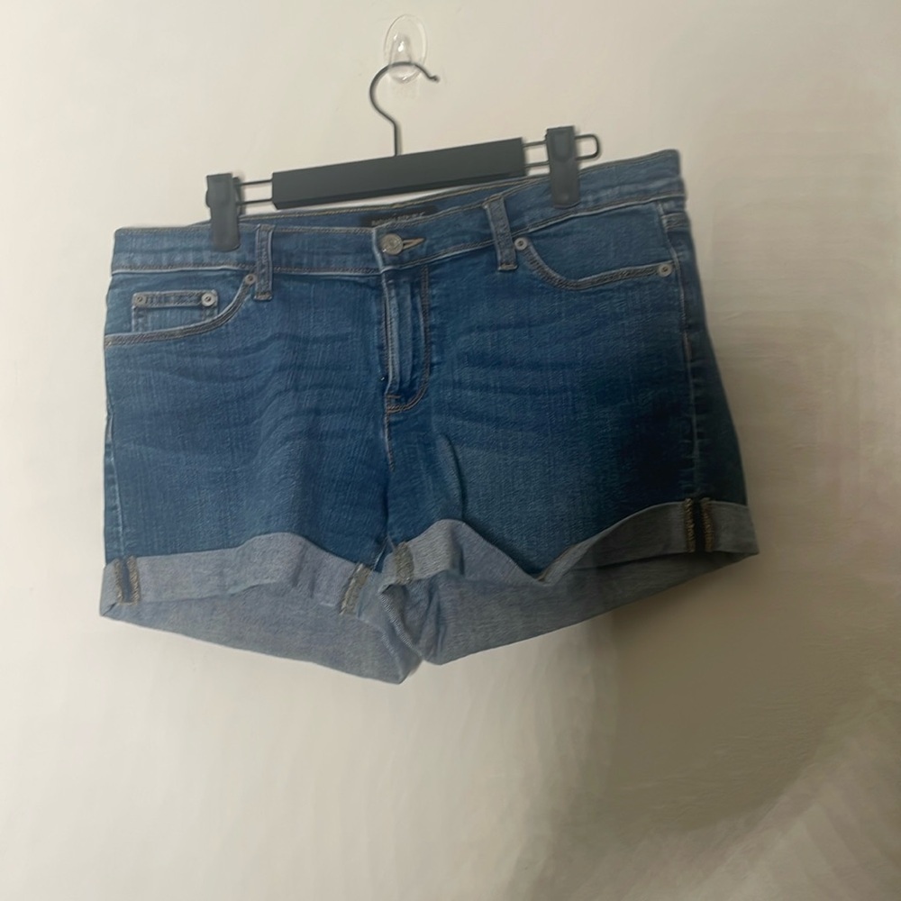 Banana Republic size 6 jean shorts​